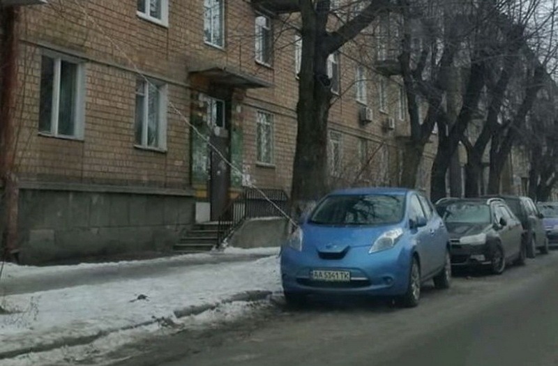 Зарядка электромобиля из квартиры в Киеве