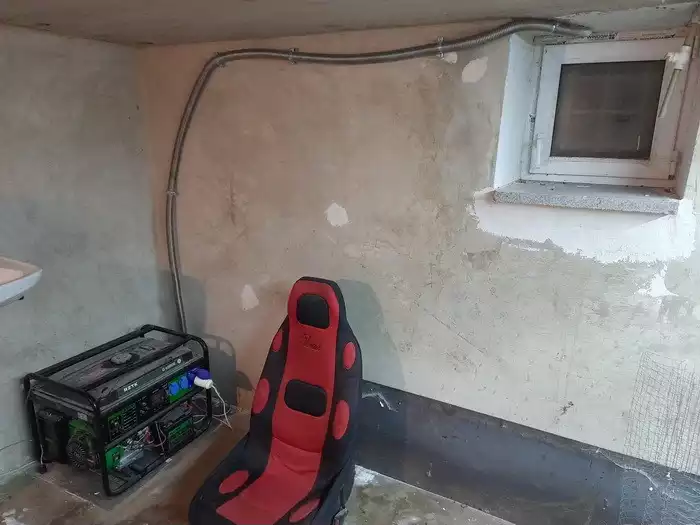 Отвод выхлопных газов генератора в окно