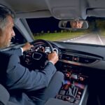 Світло фар автомобіля