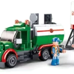 Іграшковий бензовоз (конструктор) - вид спереду