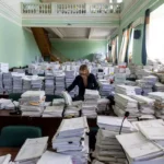 Велика кількість паперових судових справ