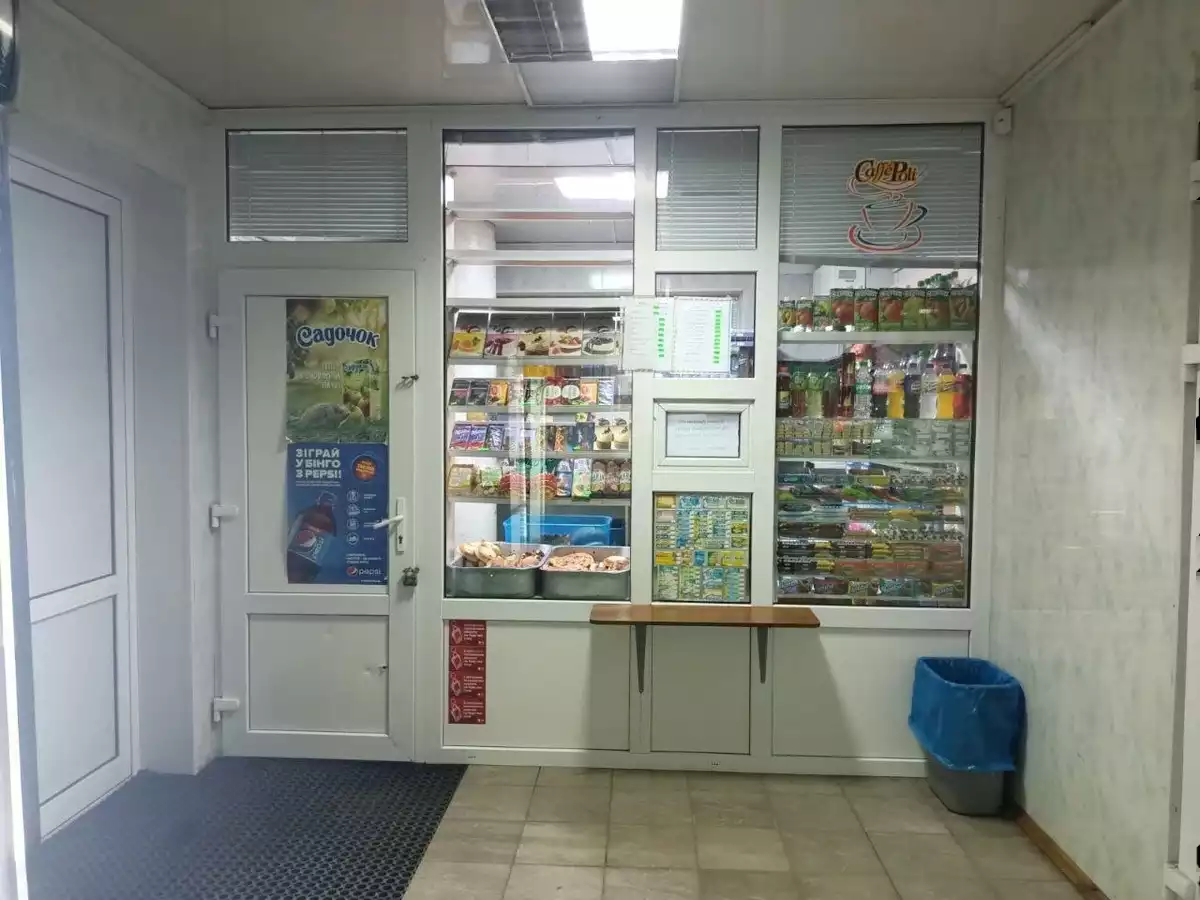 Retail premises in the corridor